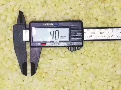 Sinocharm HALAL KOSHER Fornitore di zenzero a cubetti IQF cinese fresco 4*4mm 1 kg di zenzero surgelato per spezie 0